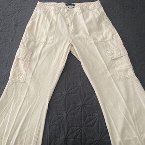 Aeropostale Must-Have Brand new Cream baggy Cargo Pants